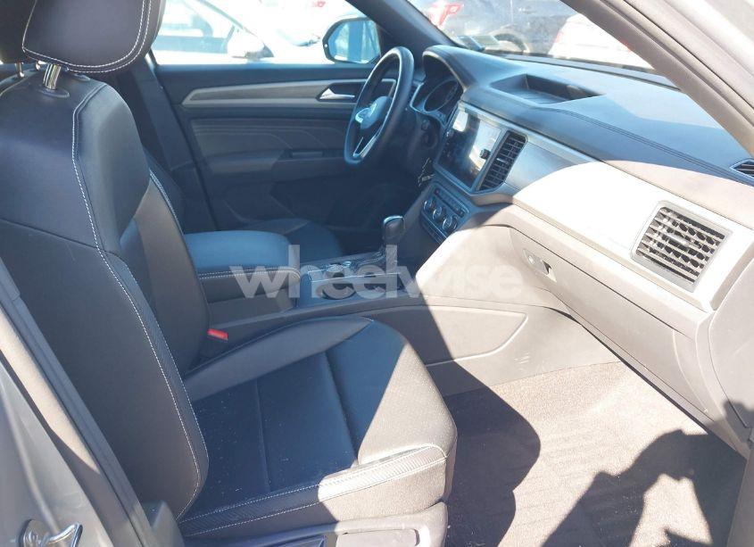 Photo 5 of 2021 Volkswagen Atlas CROSS SPORT 3.6L V6 SE W/TECHNOLOGY (VIN 1V2KE2CA4MC228516)