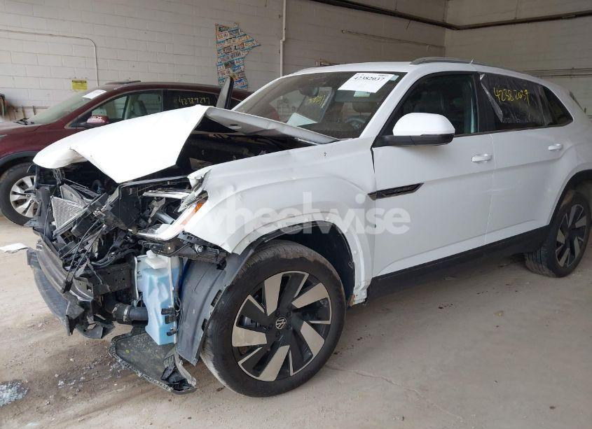 Photo 2 of 2024 Volkswagen Atlas CROSS SPORT 2.0T SE W/TECHNOLOGY (VIN 1V2KE2CA4RC208435)