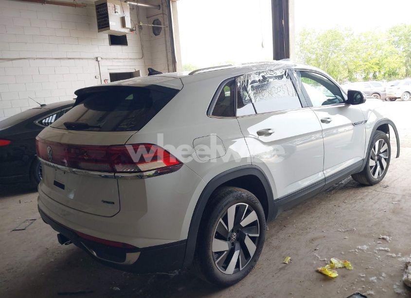 Photo 4 of 2024 Volkswagen Atlas CROSS SPORT 2.0T SE W/TECHNOLOGY (VIN 1V2KE2CA4RC208435)
