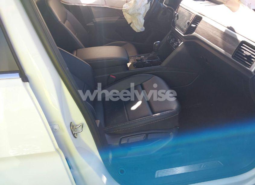 Photo 5 of 2022 Volkswagen Atlas CROSS SPORT 3.6L V6 SE W/TECHNOLOGY (VIN 1V2KE2CA5NC201682)