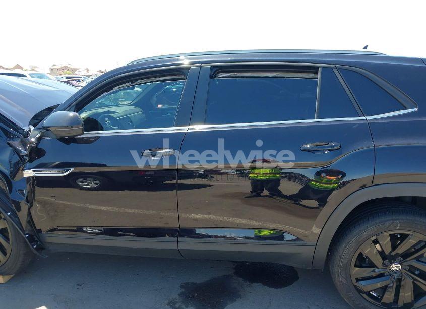 Photo 14 of 2022 Volkswagen Atlas CROSS SPORT 3.6L V6 SE W/TECHNOLOGY (VIN 1V2KE2CA8NC220310)