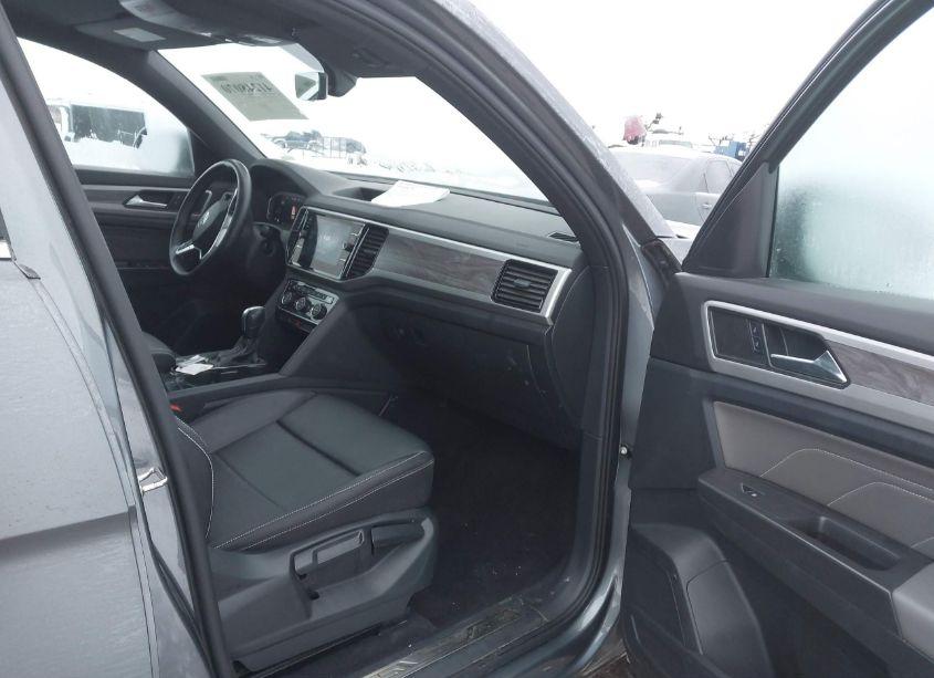 Photo 5 of 2022 Volkswagen Atlas CROSS SPORT 3.6L V6 SE W/TECHNOLOGY (VIN 1V2KE2CA8NC227581)