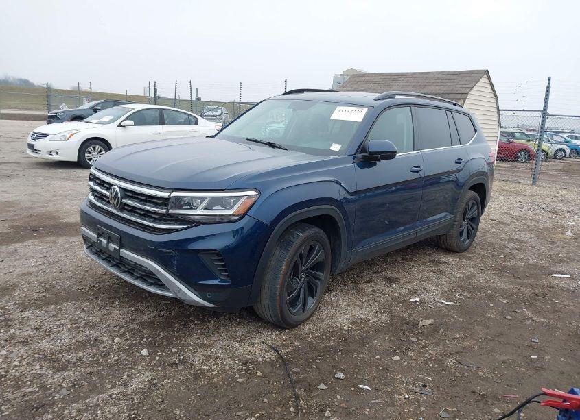 Photo 2 of 2022 Volkswagen Atlas 2.0T SE W/TECHNOLOGY (VIN 1V2KP2CA5NC544244)