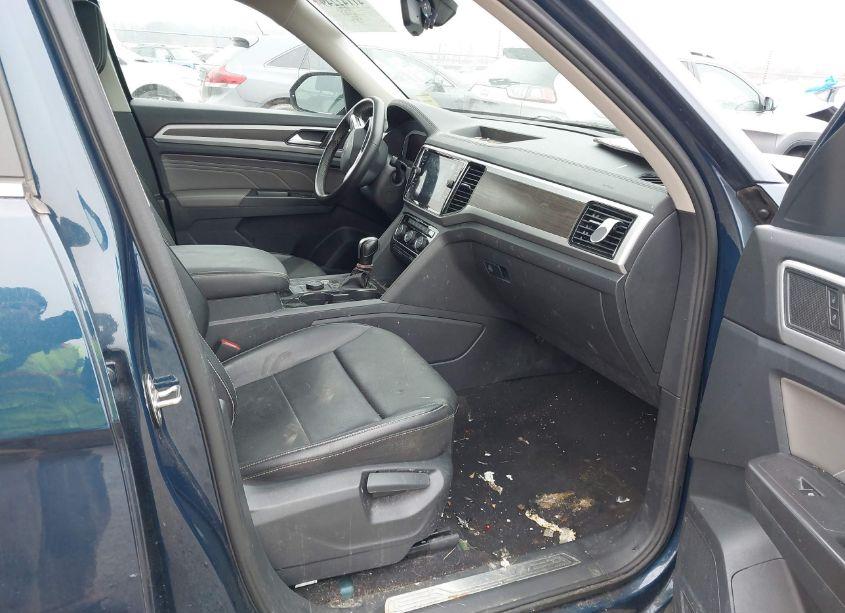 Photo 5 of 2022 Volkswagen Atlas 2.0T SE W/TECHNOLOGY (VIN 1V2KP2CA5NC544244)