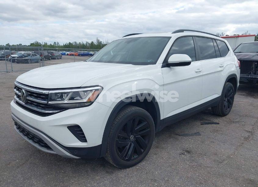 Photo 2 of 2021 Volkswagen Atlas 2.0T SE W/TECHNOLOGY (VIN 1V2KP2CA7MC525144)