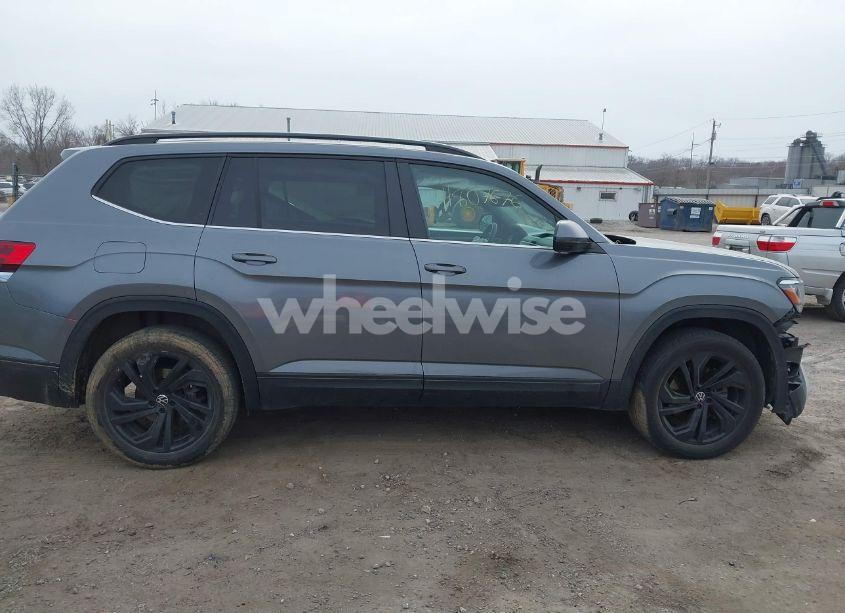 Photo 14 of 2021 Volkswagen Atlas 3.6L V6 SE W/TECHNOLOGY (VIN 1V2KR2CA0MC570498)