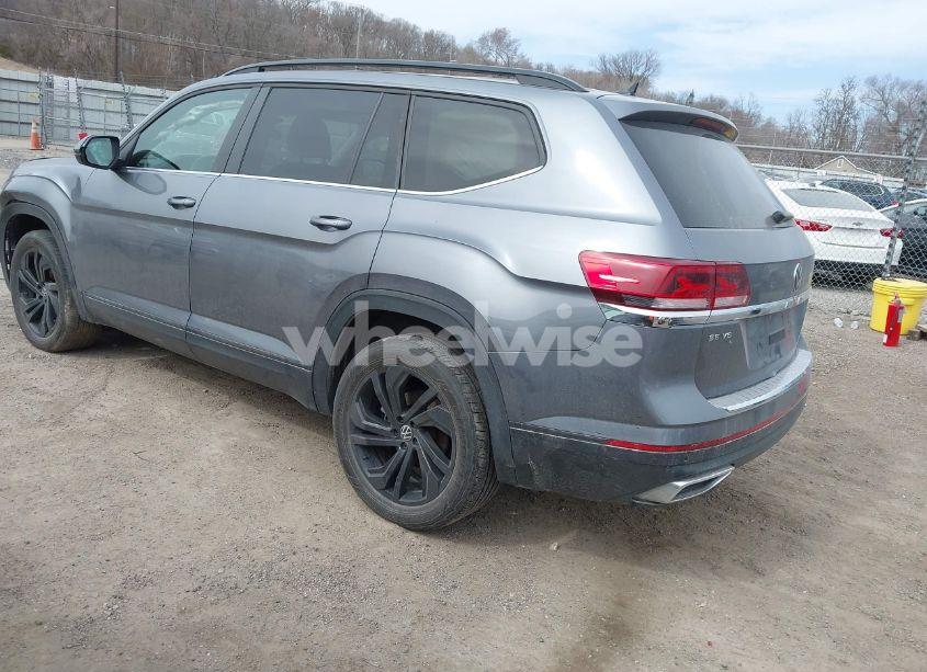 Photo 3 of 2021 Volkswagen Atlas 3.6L V6 SE W/TECHNOLOGY (VIN 1V2KR2CA0MC570498)