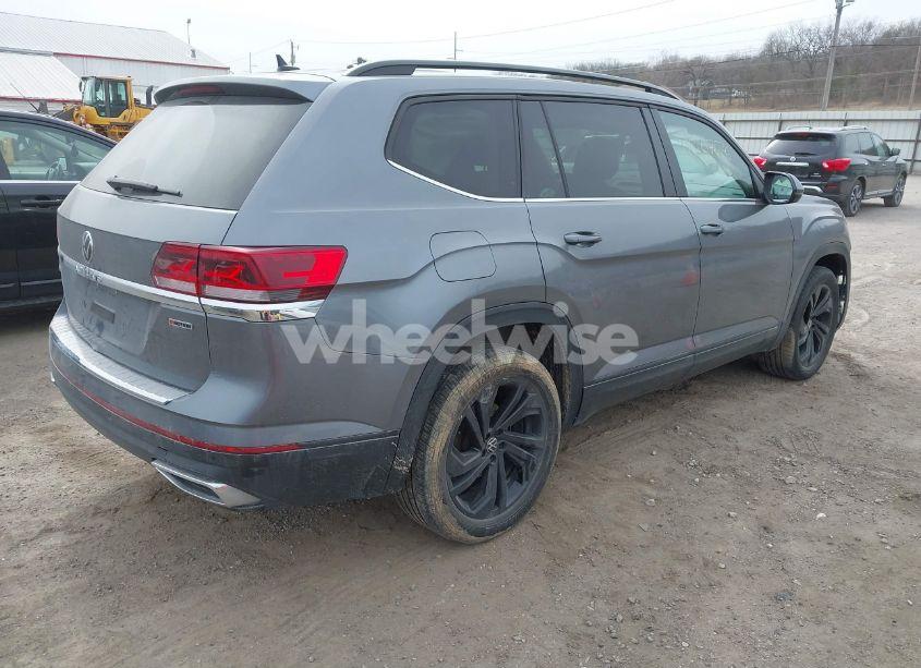 Photo 4 of 2021 Volkswagen Atlas 3.6L V6 SE W/TECHNOLOGY (VIN 1V2KR2CA0MC570498)