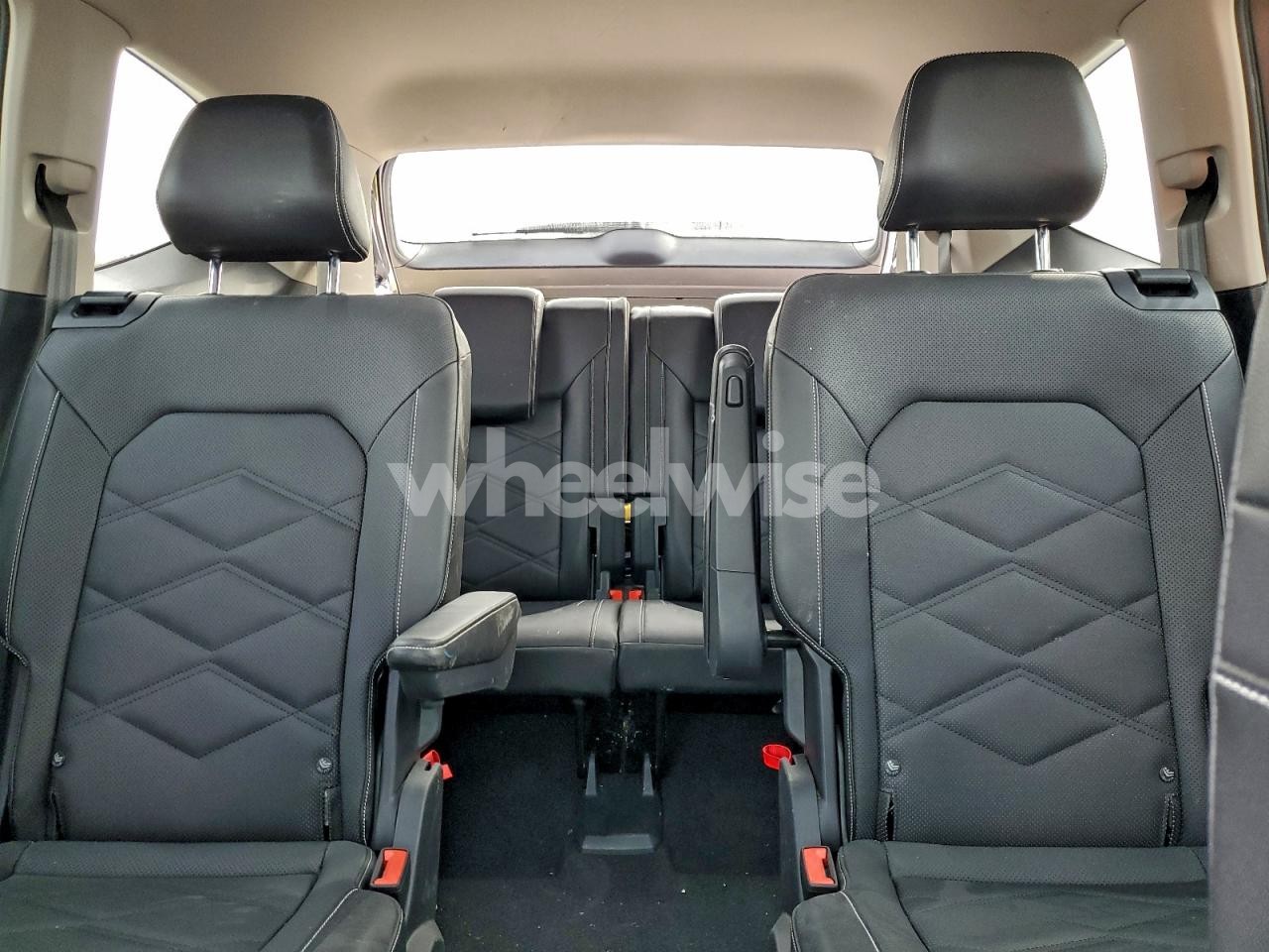 Photo 10 of 2024 VOLKSWAGEN ATLAS SE (VIN 1V2KR2CA0RC607377)