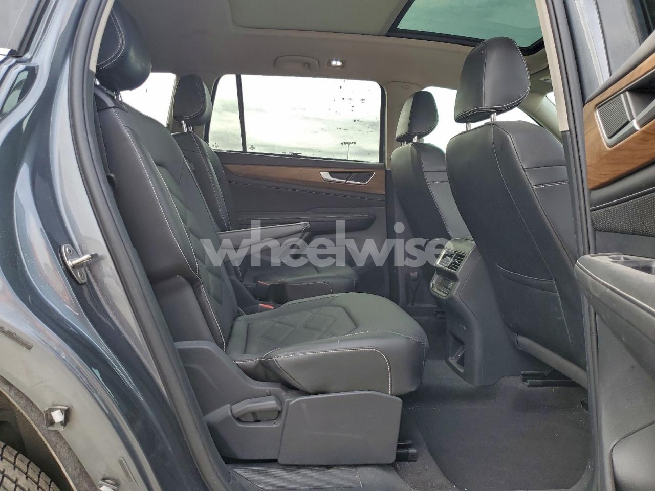 Photo 11 of 2024 VOLKSWAGEN ATLAS SE (VIN 1V2KR2CA0RC607377)