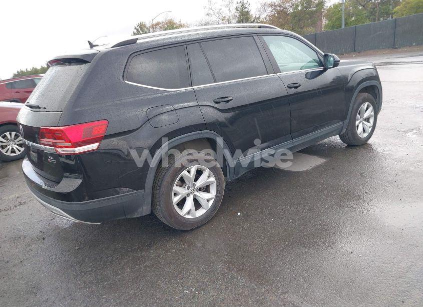 Photo 4 of 2018 Volkswagen Atlas 3.6L V6 SE (VIN 1V2KR2CA1JC543807)