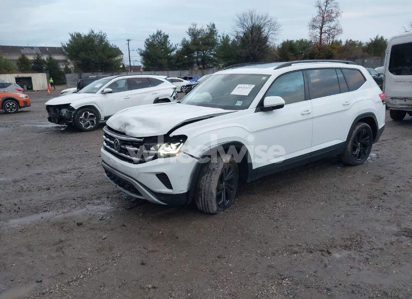 Photo 2 of 2022 Volkswagen Atlas 3.6L V6 SE W/TECHNOLOGY (VIN 1V2KR2CA1NC555087)