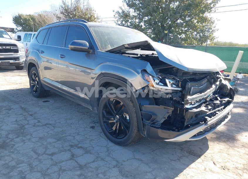 2022 Volkswagen Atlas 3.6L V6 SE W/TECHNOLOGY (VIN 1V2KR2CA1NC561102) main photo