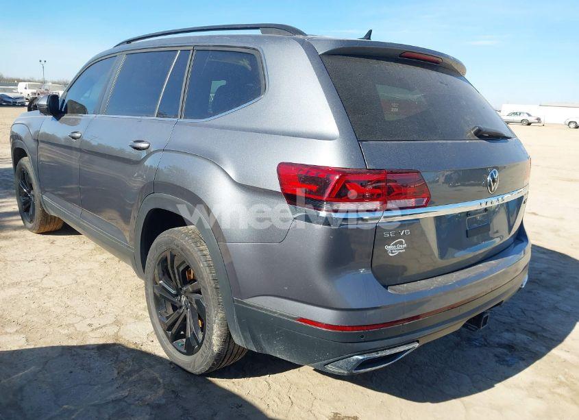 Photo 3 of 2022 Volkswagen Atlas 3.6L V6 SE W/TECHNOLOGY (VIN 1V2KR2CA1NC561102)