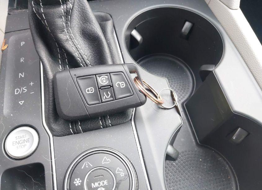 Photo 11 of 2021 Volkswagen Atlas 3.6L V6 SE W/TECHNOLOGY (VIN 1V2KR2CA2MC603422)