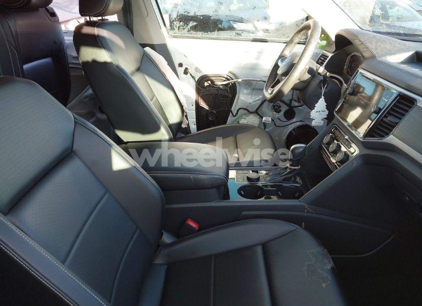 Photo 5 of 2022 Volkswagen Atlas 3.6L V6 SE W/TECHNOLOGY (VIN 1V2KR2CA2NC546401)