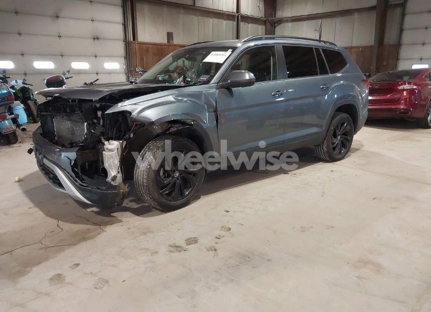 Photo 2 of 2022 Volkswagen Atlas 3.6L V6 SE W/TECHNOLOGY (VIN 1V2KR2CA2NC549881)