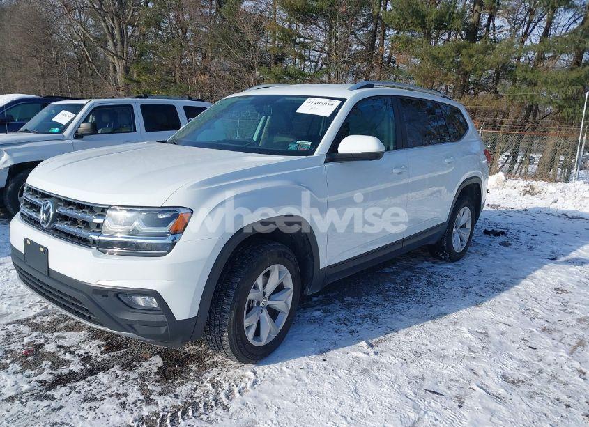 Photo 2 of 2018 Volkswagen Atlas 3.6L V6 SE (VIN 1V2KR2CA3JC574508)