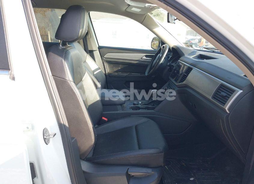 Photo 5 of 2018 Volkswagen Atlas 3.6L V6 SE (VIN 1V2KR2CA3JC574508)