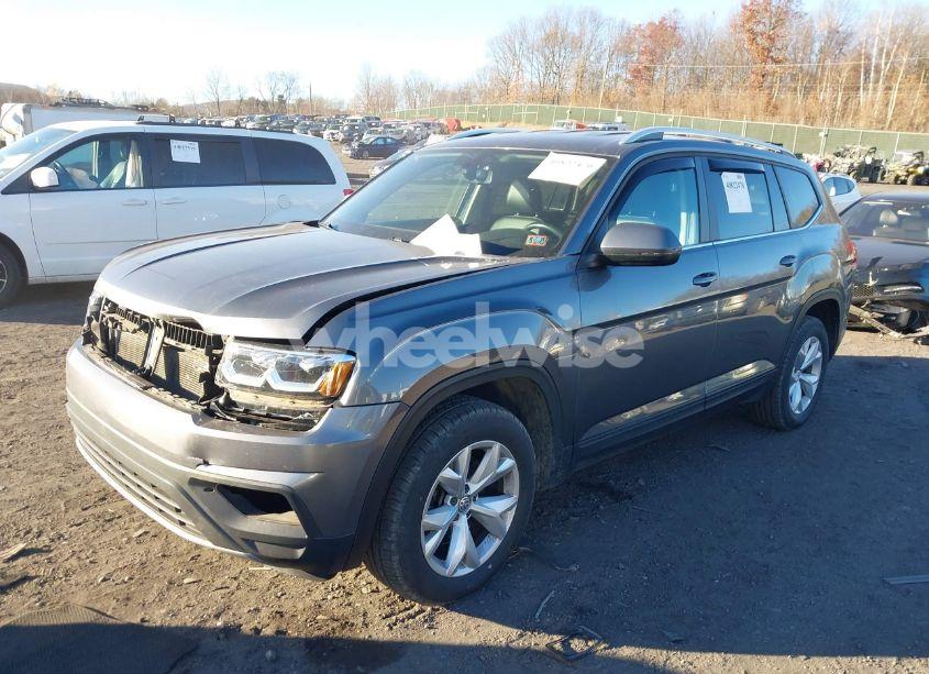 Photo 2 of 2018 Volkswagen Atlas 3.6L V6 SE (VIN 1V2KR2CA4JC504662)