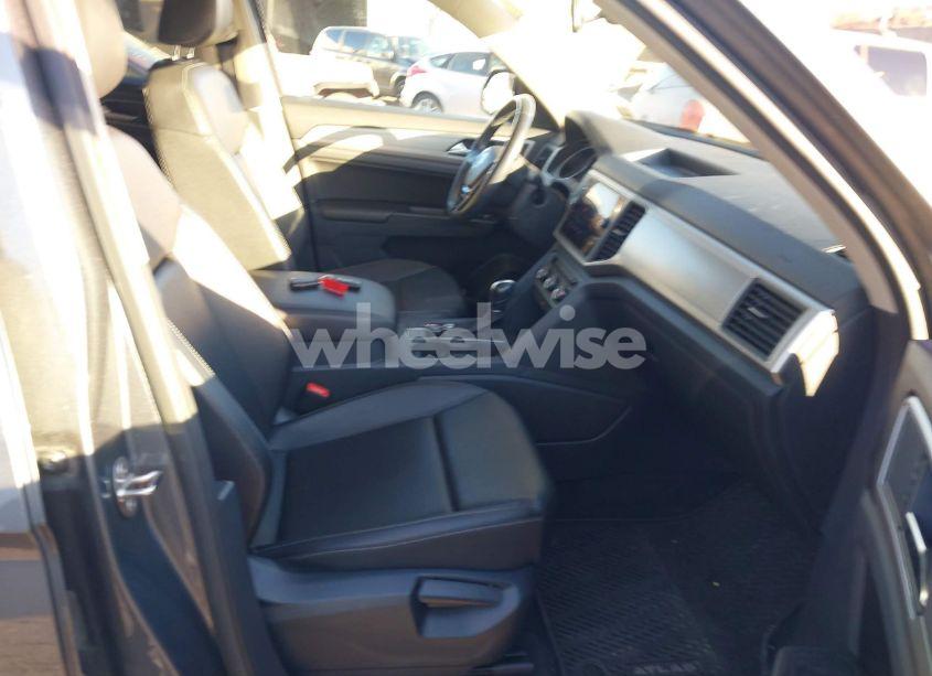 Photo 5 of 2018 Volkswagen Atlas 3.6L V6 SE (VIN 1V2KR2CA4JC504662)