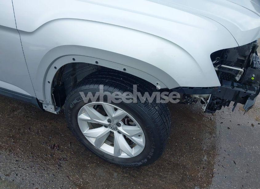 Photo 18 of 2018 Volkswagen Atlas 3.6L V6 SE (VIN 1V2KR2CA5JC570959)