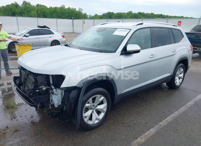 Photo 2 of 2018 Volkswagen Atlas 3.6L V6 SE (VIN 1V2KR2CA5JC570959)