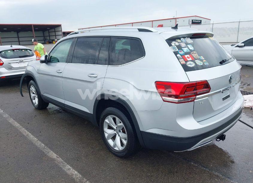 Photo 3 of 2018 Volkswagen Atlas 3.6L V6 SE (VIN 1V2KR2CA5JC570959)