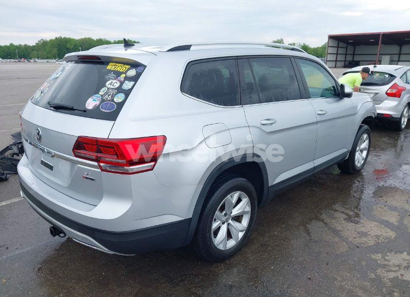 Photo 4 of 2018 Volkswagen Atlas 3.6L V6 SE (VIN 1V2KR2CA5JC570959)