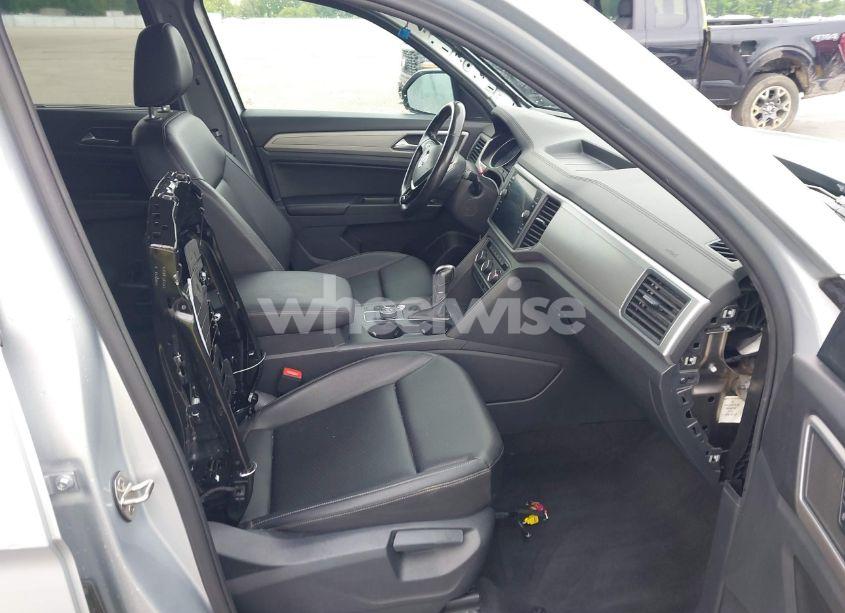 Photo 5 of 2018 Volkswagen Atlas 3.6L V6 SE (VIN 1V2KR2CA5JC570959)