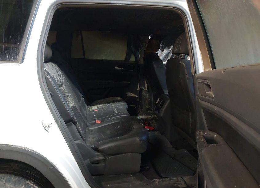 Photo 8 of 2018 Volkswagen Atlas 3.6L V6 SE (VIN 1V2KR2CA6JC565351)