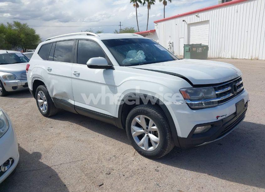 2018 Volkswagen Atlas 3.6L V6 SE (VIN 1V2KR2CA6JC576835) main photo
