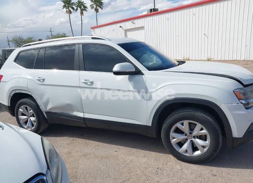 Photo 13 of 2018 Volkswagen Atlas 3.6L V6 SE (VIN 1V2KR2CA6JC576835)
