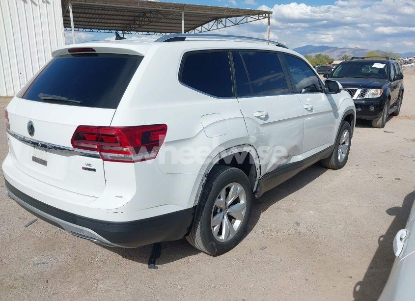 Photo 4 of 2018 Volkswagen Atlas 3.6L V6 SE (VIN 1V2KR2CA6JC576835)