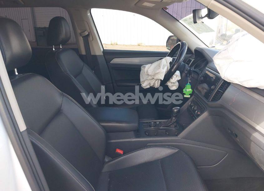 Photo 5 of 2018 Volkswagen Atlas 3.6L V6 SE (VIN 1V2KR2CA6JC576835)