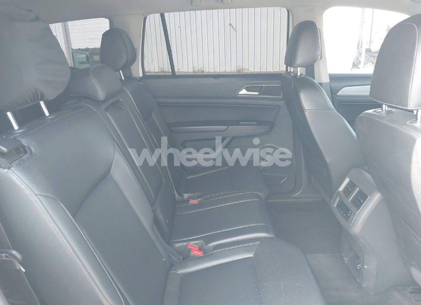 Photo 8 of 2018 Volkswagen Atlas 3.6L V6 SE (VIN 1V2KR2CA6JC576835)