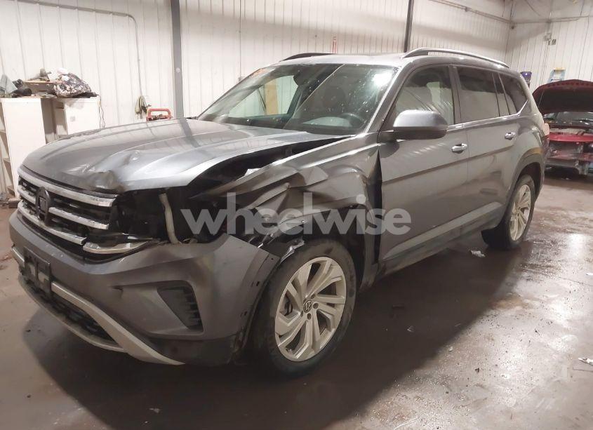 Photo 2 of 2021 Volkswagen Atlas 3.6L V6 SE W/TECHNOLOGY (VIN 1V2KR2CA6MC559179)
