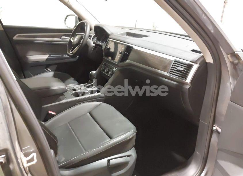 Photo 5 of 2021 Volkswagen Atlas 3.6L V6 SE W/TECHNOLOGY (VIN 1V2KR2CA6MC559179)