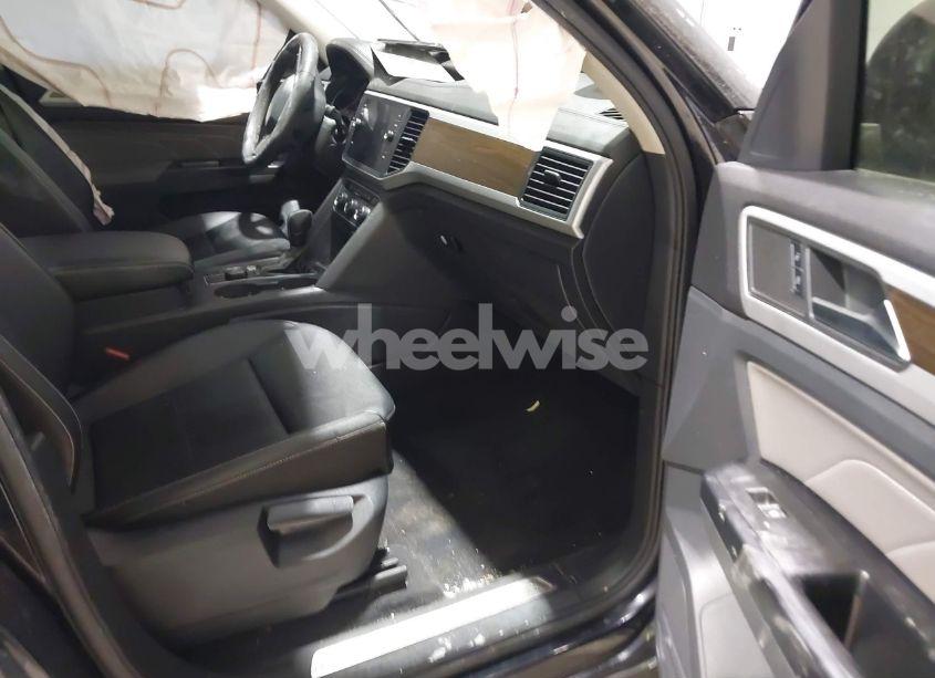 Photo 5 of 2021 Volkswagen Atlas 3.6L V6 SE W/TECHNOLOGY (VIN 1V2KR2CA7MC540494)