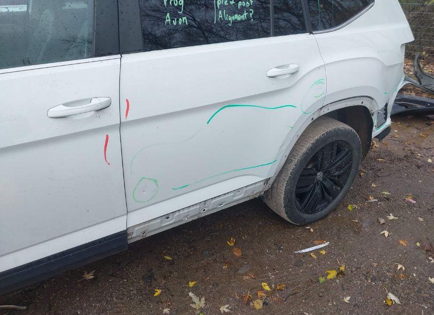 Photo 17 of 2018 Volkswagen Atlas 3.6L V6 SE (VIN 1V2KR2CA8JC569966)