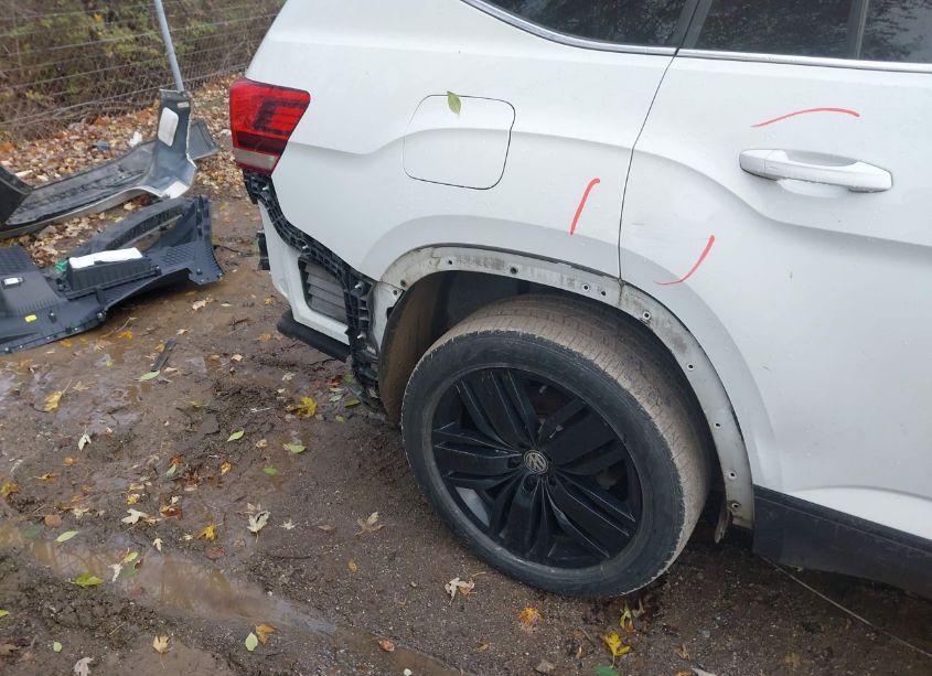 Photo 18 of 2018 Volkswagen Atlas 3.6L V6 SE (VIN 1V2KR2CA8JC569966)