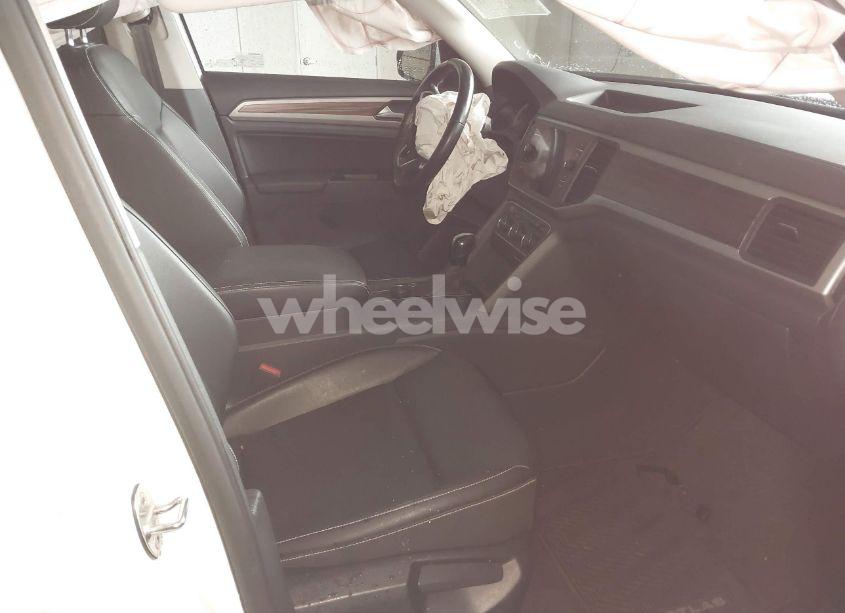 Photo 5 of 2021 Volkswagen Atlas 3.6L V6 SE W/TECHNOLOGY (VIN 1V2KR2CA8MC501445)