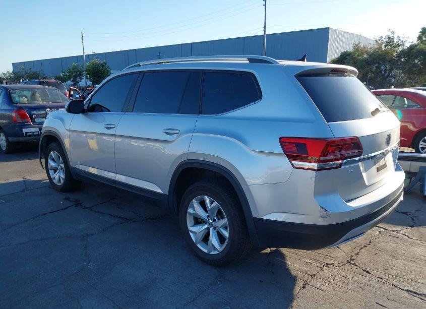 Photo 3 of 2018 Volkswagen Atlas 3.6L V6 SE (VIN 1V2KR2CA9JC518329)