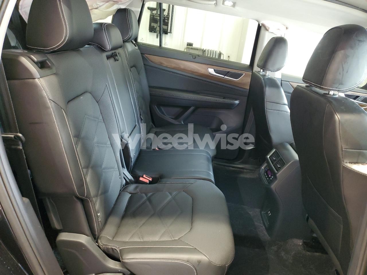 Photo 11 of 2024 VOLKSWAGEN ATLAS SE (VIN 1V2KR2CA9RC569955)