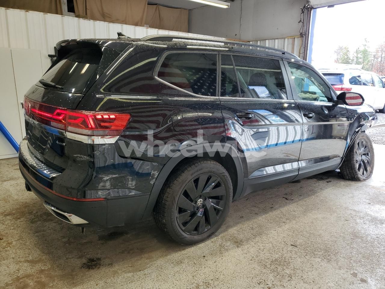 Photo 3 of 2024 VOLKSWAGEN ATLAS SE (VIN 1V2KR2CA9RC569955)
