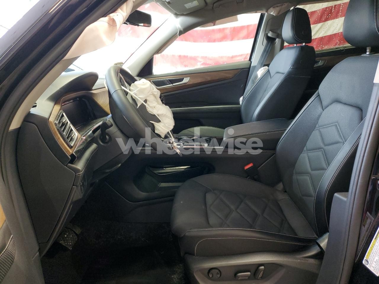 Photo 7 of 2024 VOLKSWAGEN ATLAS SE (VIN 1V2KR2CA9RC569955)