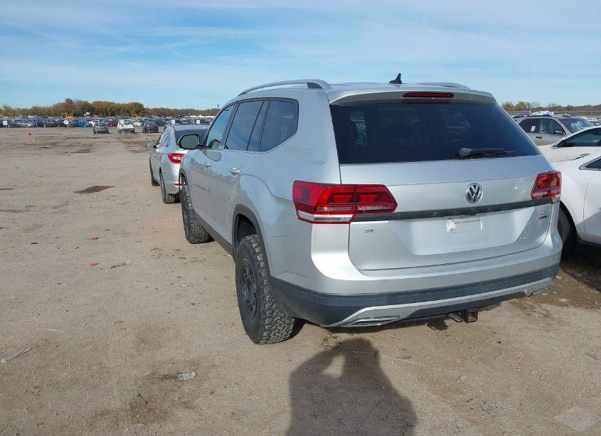 Photo 3 of 2018 Volkswagen Atlas 3.6L V6 SE (VIN 1V2KR2CAXJC519201)