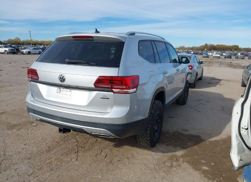 Photo 4 of 2018 Volkswagen Atlas 3.6L V6 SE (VIN 1V2KR2CAXJC519201)