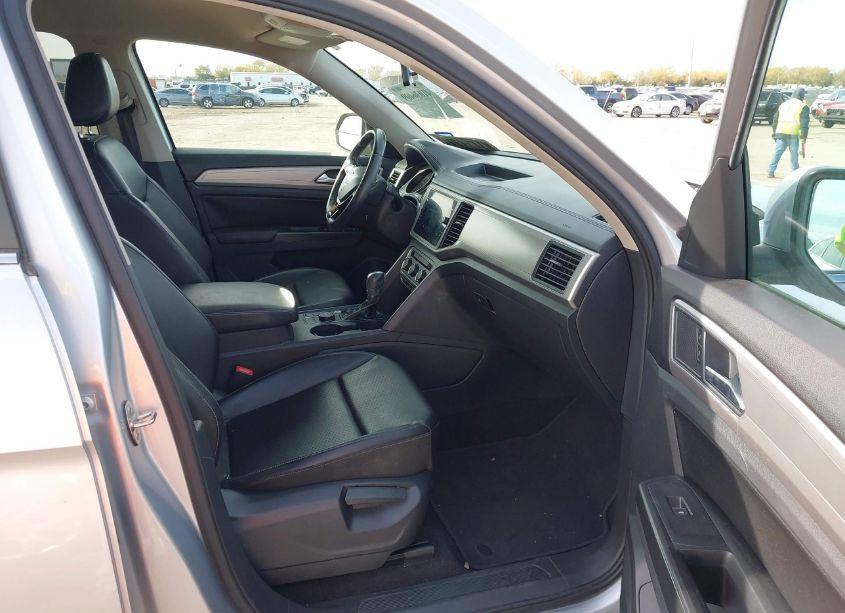 Photo 5 of 2018 Volkswagen Atlas 3.6L V6 SE (VIN 1V2KR2CAXJC519201)