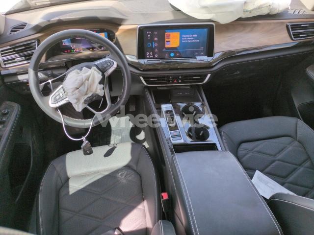 Photo 4 of 2025 VOLKSWAGEN ATLAS SE N/A (VIN 1V2KR2CAXSC505381)